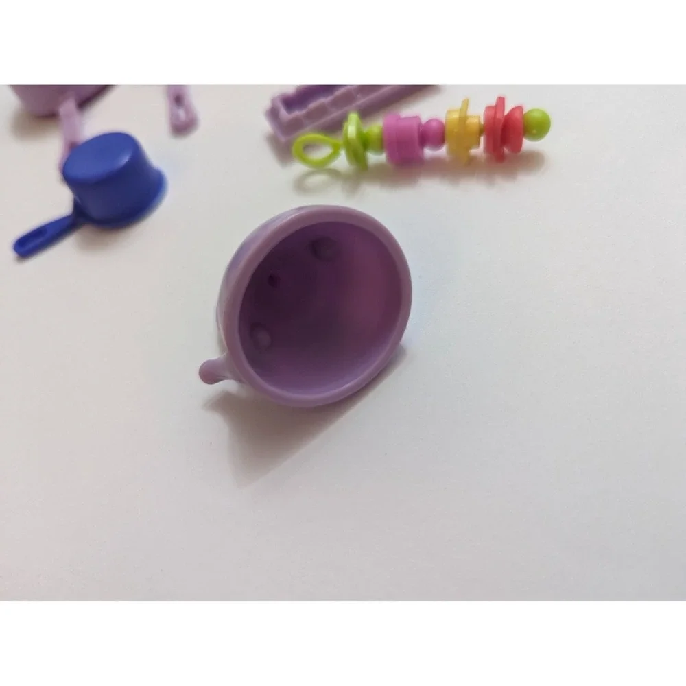 Dollhouse Barbie Doll Diorama mixed 8‎ piece lot purple pink pot pan egg kabob